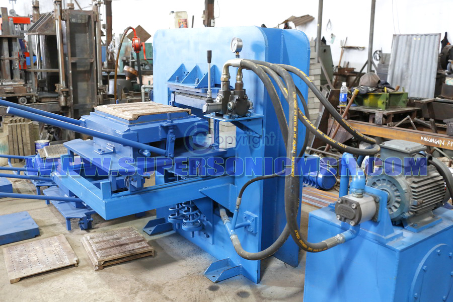 Mesin Pembuat Genteng Beton Press Hydraulic